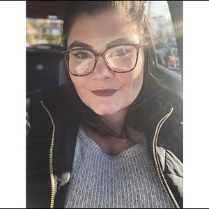 Meet your Posher, Alyssa